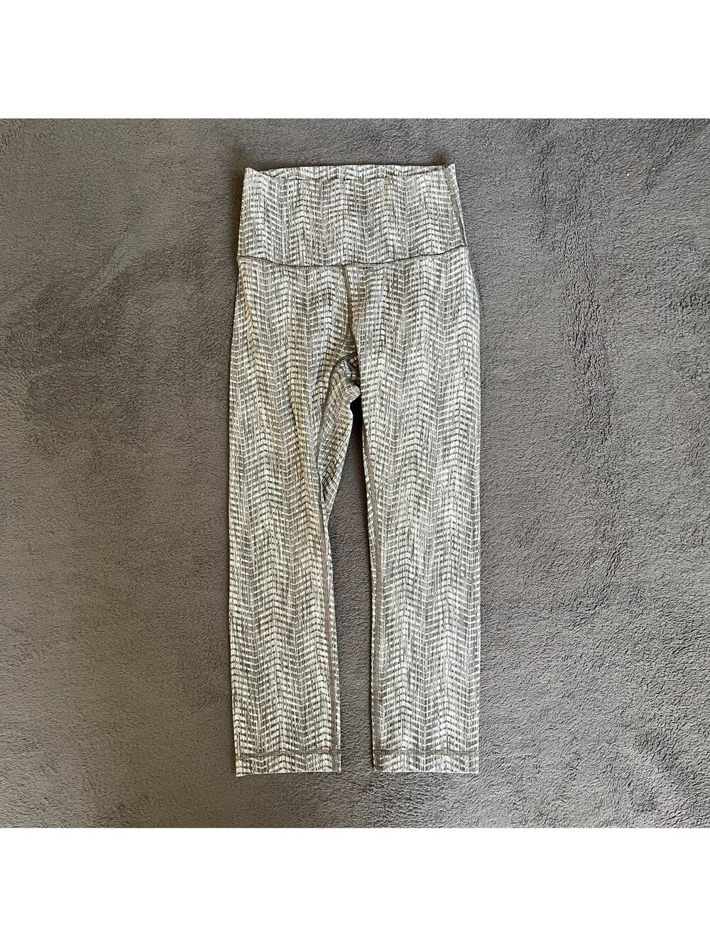 Lululemon Wunder Under Gray Arrow Jacquard High Rise Crop Leggings Womens Size 4